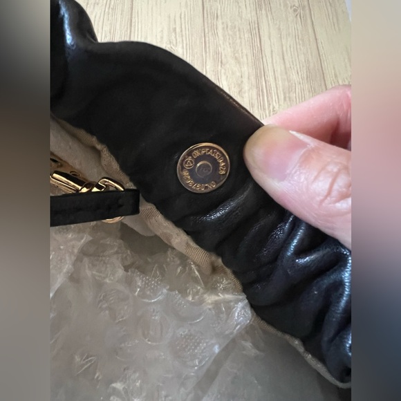 Preowned Michael Kors MK Drawstring Baguette Bag (B13) - Picture 14 of 15